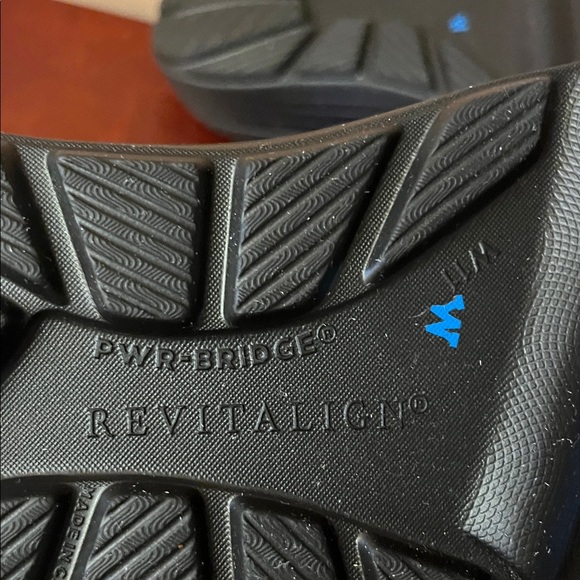 Revitalign Black Fusion Vitality Orthotic Recovery Clogs - Picture 7 of 8